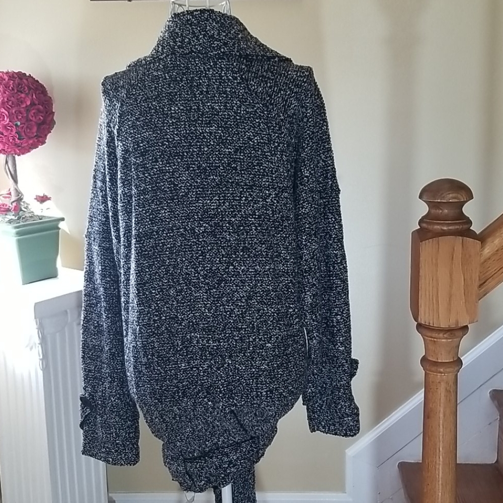 Free People oversized cardigan sweater. Size medium. New with tag. - Picture 8 of 12